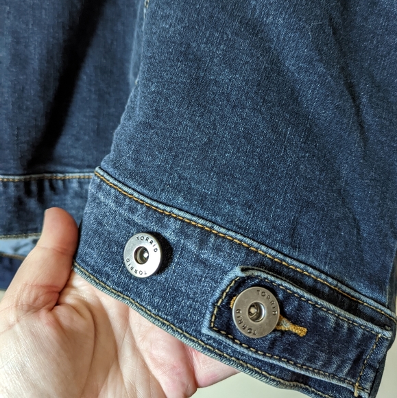 Nwot Torrid trucker jean jacket size 4 26 - Picture 4 of 8